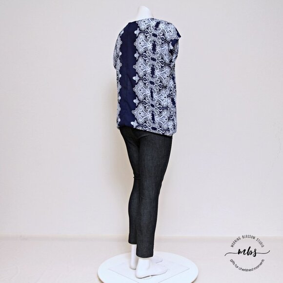 Ava Christine Blue Paisley Scoop Neck Short Sleeve Blouse - Picture 4 of 9